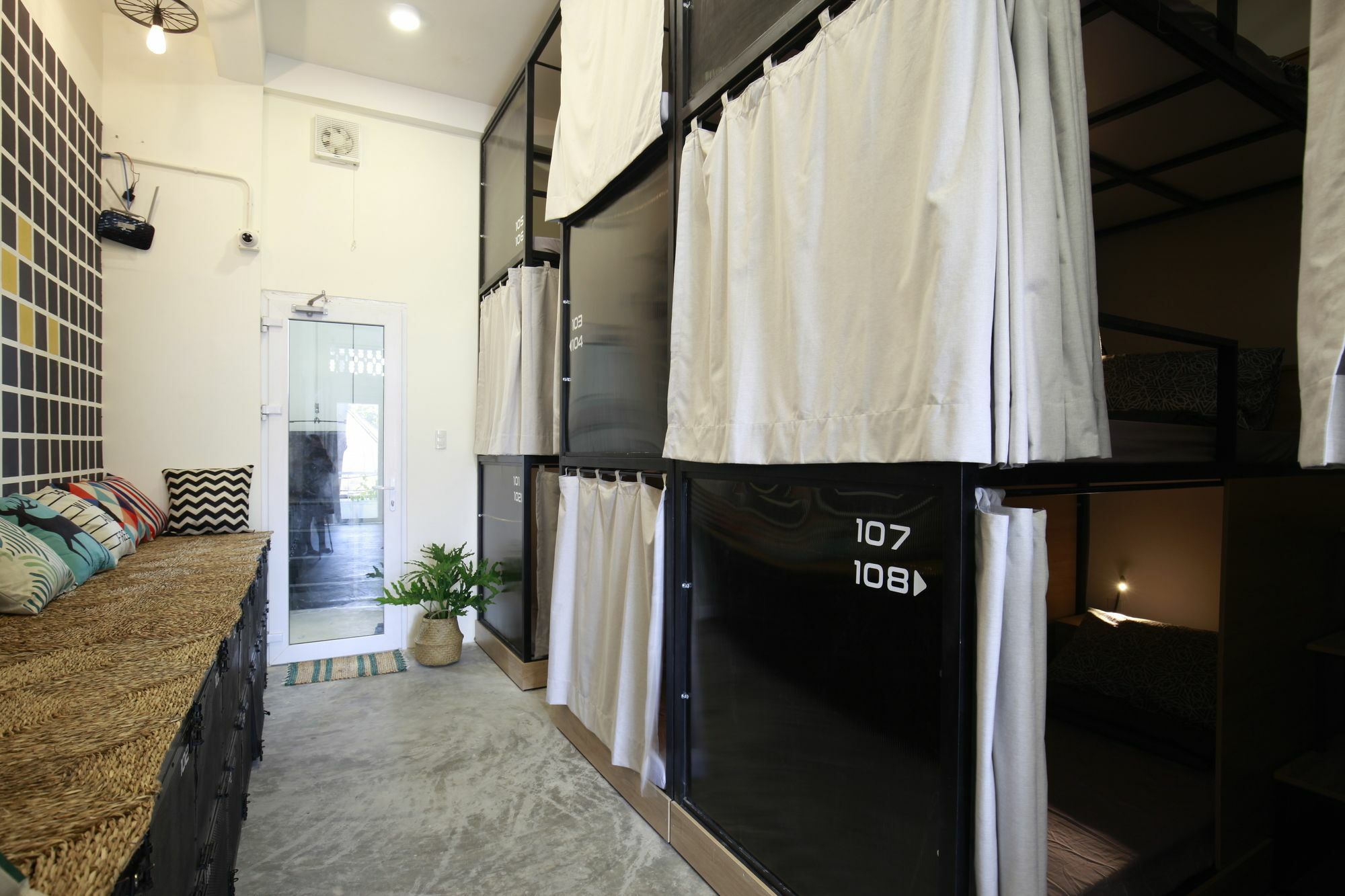 199X Hostel Backpackers Saigon โฮจิมินห์ซิตี้ ภายนอก รูปภาพ
